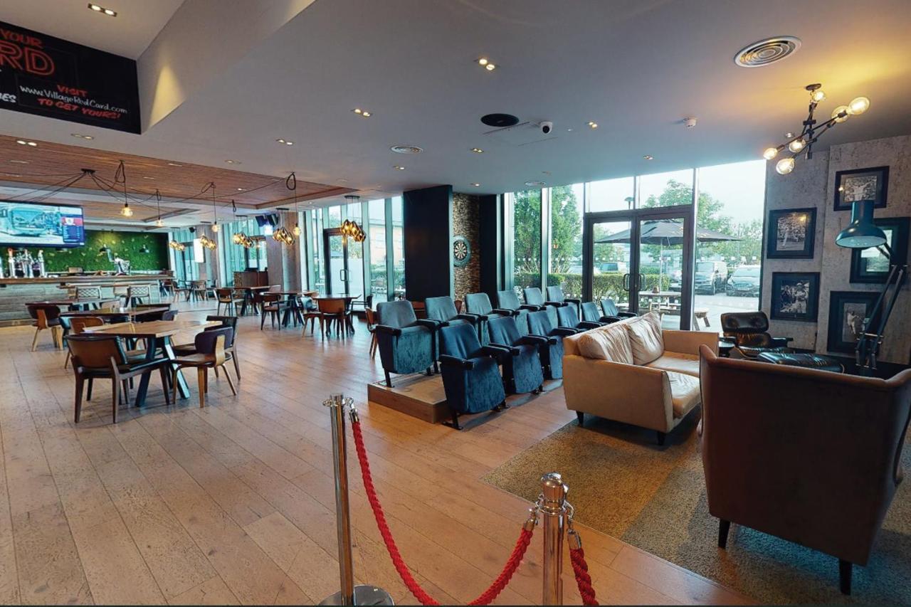Village Hotel Manchester Ashton Kültér fotó