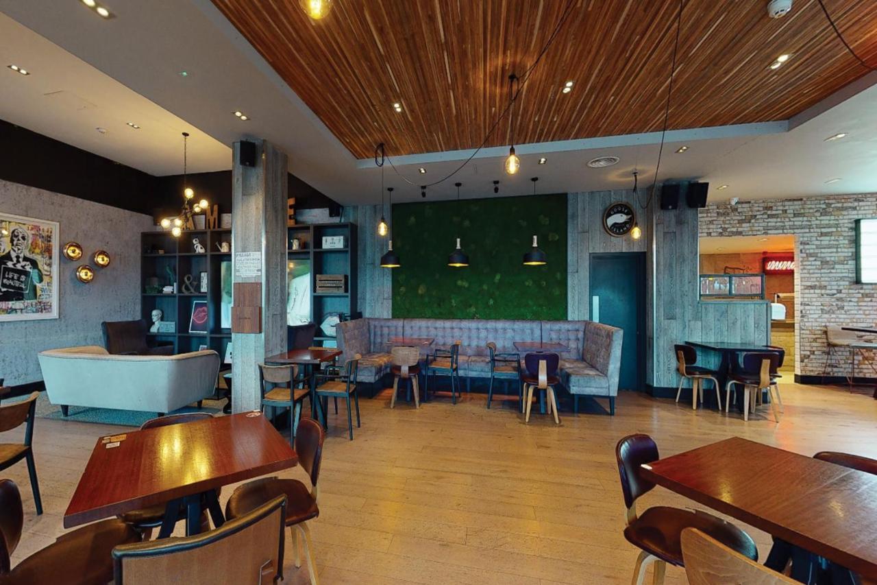 Village Hotel Manchester Ashton Kültér fotó