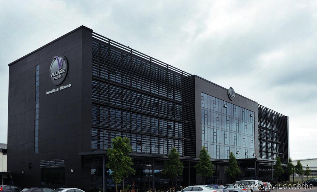 Village Hotel Manchester Ashton Kültér fotó